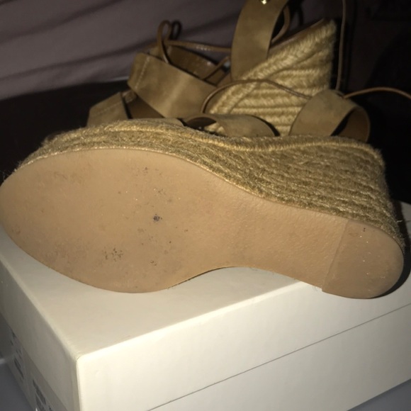 Saint Laurent Paris wedges- Perfect spring/summer - Picture 3 of 4